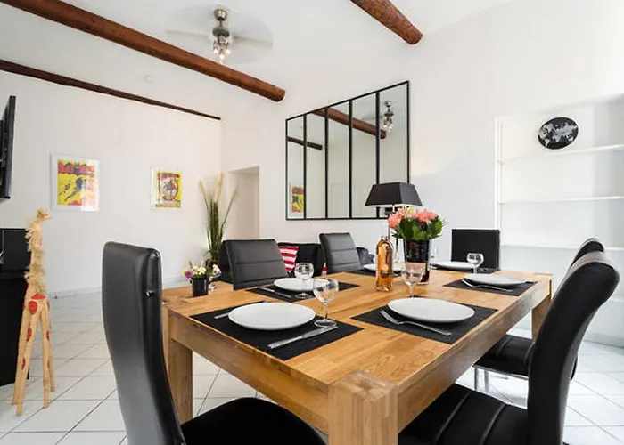 Ste Reparate F4 Moderne, Design, Place Rossetti, Heart Old Town شقة