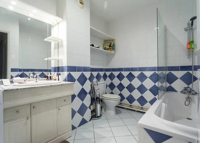 Ste Reparate F4 Moderne, Design, Place Rossetti, Heart Old Town *