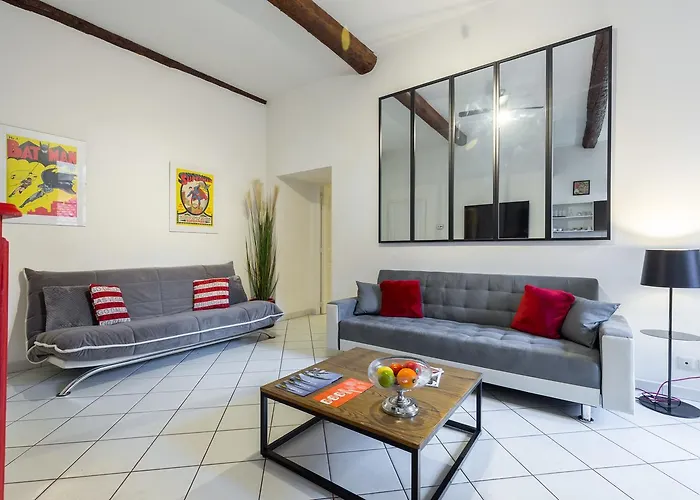 Ste Reparate F4 Moderne, Design, Place Rossetti, Heart Old Town *