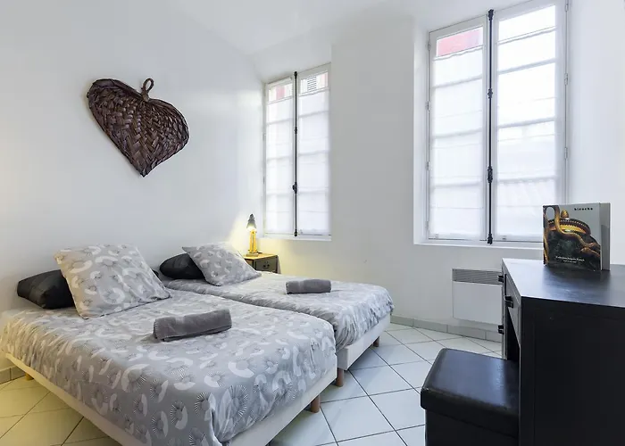 Ste Reparate F4 Moderne, Design, Place Rossetti, Heart Old Town شقة