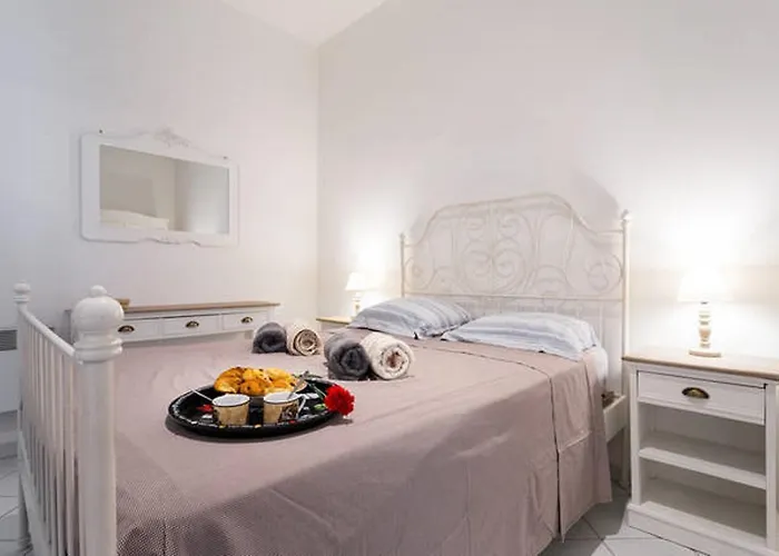 Ste Reparate F4 Moderne, Design, Place Rossetti, Heart Old Town شقة *